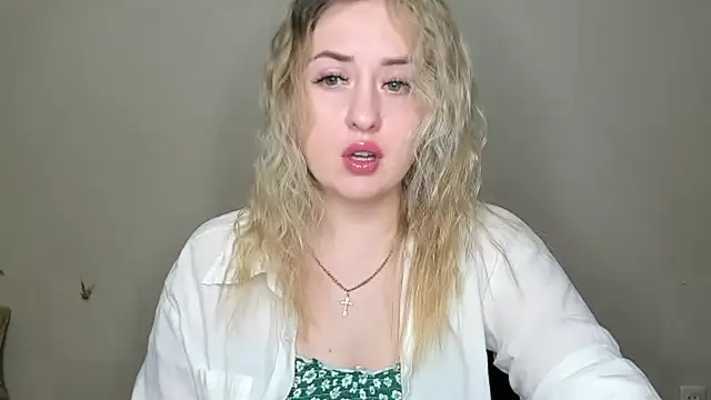 Snapshot of KennaJamess8 chatting on February 1, 2025, 7:55 pm KennaJamess8 online show from February 1, 2025, 7:55 pm