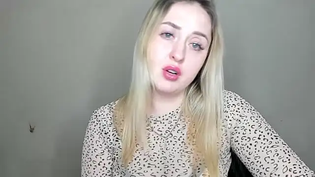 Snapshot of KennaJamess8 chatting on February 8, 2025, 7:16 pm KennaJamess8 online show from February 8, 2025, 7:16 pm