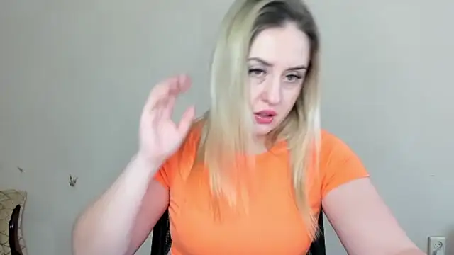 Snapshot of KennaJamess8 chatting on February 26, 2025, 8:04 am KennaJamess8 online show from February 26, 2025, 8:04 am