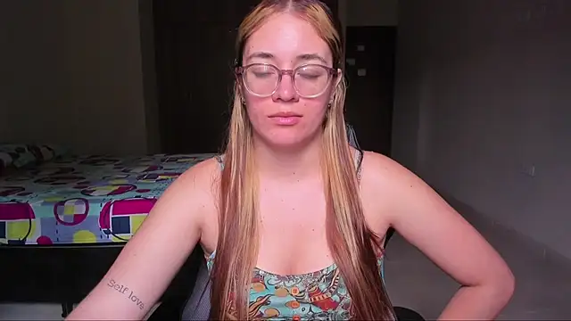 atenas 05  online show from March 4, 2025, 7:01 pm