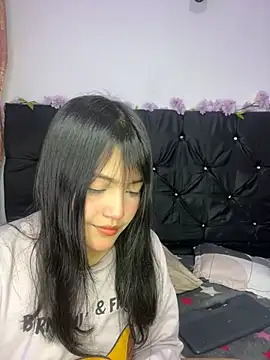 alisson carolina73 online show from March 18, 2025, 4:15 am