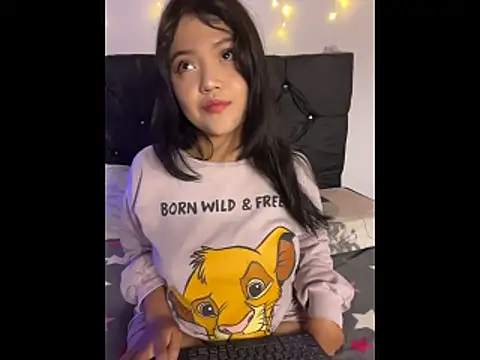 alisson carolina73 online show from November 17, 2025, 5:57 am