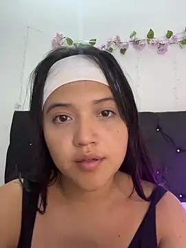 alisson carolina73 online show from February 22, 2026, 11:36 pm