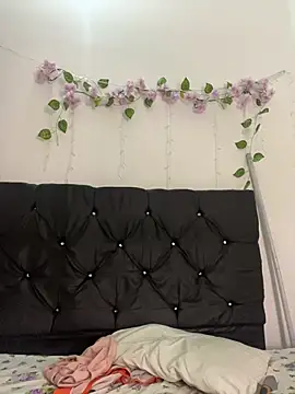 alisson carolina73 online show from March 1, 2026, 10:34 pm