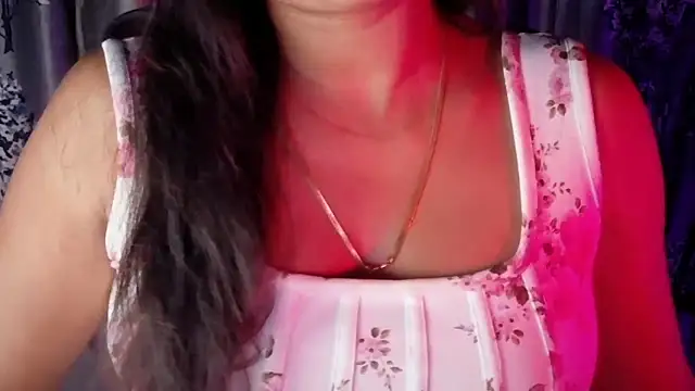 Snapshot of SexyAndHottie chatting on February 25, 2026, 4:49 pm SexyAndHottie online show from February 25, 2026, 4:49 pm