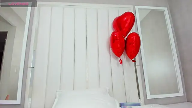 Snapshot of Carohorny4u chatting on February 9, 2025, 3:32 am Carohorny4u online show from February 9, 2025, 3:32 am