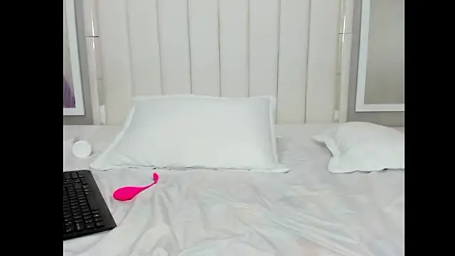 Snapshot of Carohorny4u chatting on February 25, 2025, 3:16 pm Carohorny4u online show from February 25, 2025, 3:16 pm