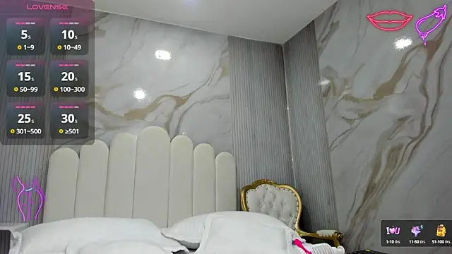 Snapshot of Carohorny4u chatting on March 8, 2025, 8:44 am Carohorny4u online show from March 8, 2025, 8:44 am