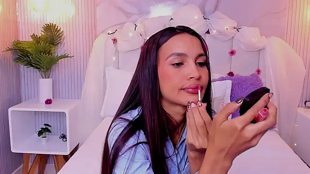 Snapshot of Carohorny4u chatting on September 19, 2025, 12:28 pm Carohorny4u online show from September 19, 2025, 12:28 pm