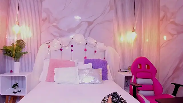 Snapshot of Carohorny4u chatting on September 20, 2025, 12:17 pm Carohorny4u online show from September 20, 2025, 12:17 pm