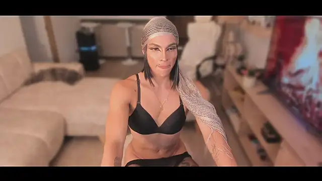 MisscharlotteK online show from April 16, 2026, 9:39 pm