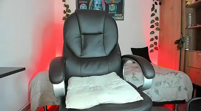 Snapshot of mikee_scooth chatting on February 26, 2025, 4:25 am mikee scooth online show from February 26, 2025, 4:25 am