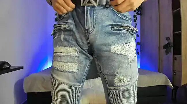 Snapshot of mikee_scooth chatting on February 28, 2025, 5:26 am mikee scooth online show from February 28, 2025, 5:26 am