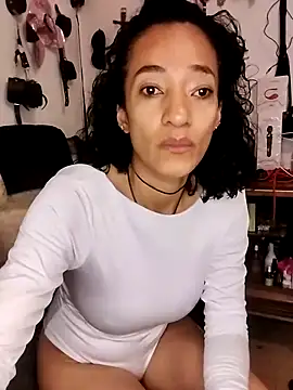 SamaraMartinez online show from May 7, 2026, 11:48 am