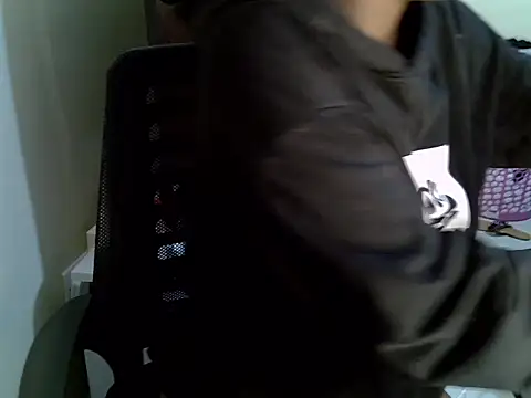 Snapshot of Caryyyl chatting on April 12, 2026, 8:08 am Caryyyl online show from April 12, 2026, 8:08 am