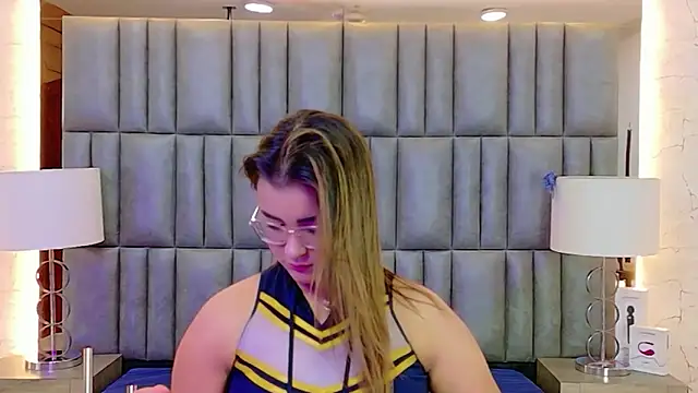 ZoehRoux online show from December 1, 2025, 4:17 am