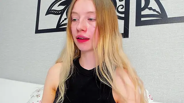 Snapshot of minidivaa_ chatting on February 7, 2025, 4:24 pm minidivaa  online show from February 7, 2025, 4:24 pm