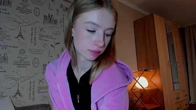 Snapshot of minidivaa_ chatting on September 29, 2025, 6:13 pm minidivaa  online show from September 29, 2025, 6:13 pm