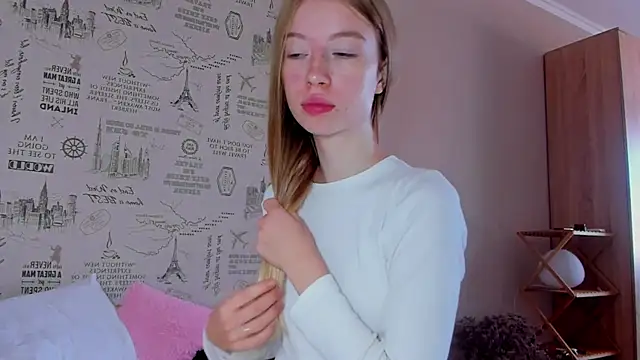 Snapshot of minidivaa_ chatting on October 2, 2025, 9:16 am minidivaa  online show from October 2, 2025, 9:16 am