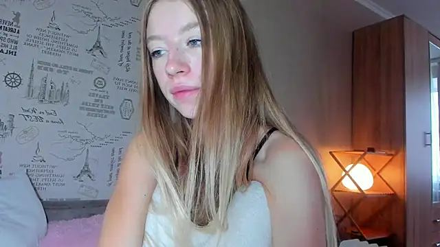 Snapshot of minidivaa_ chatting on October 5, 2025, 9:40 am minidivaa  online show from October 5, 2025, 9:40 am