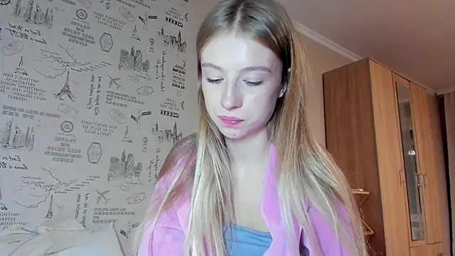 Snapshot of minidivaa_ chatting on October 13, 2025, 7:03 pm minidivaa  online show from October 13, 2025, 7:03 pm