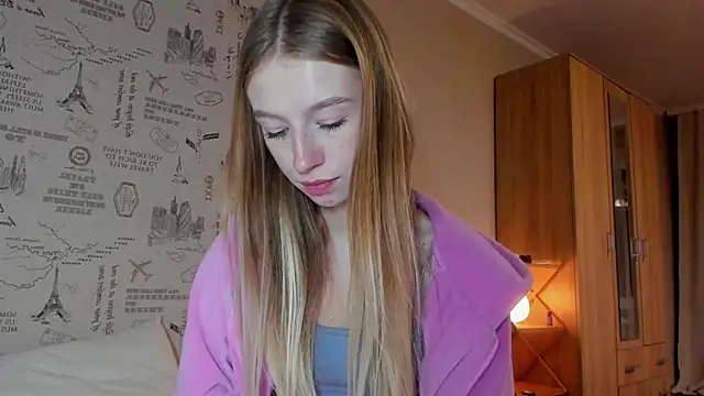 Snapshot of minidivaa_ chatting on October 14, 2025, 10:32 pm minidivaa  online show from October 14, 2025, 10:32 pm