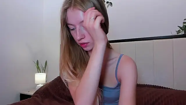 Snapshot of minidivaa_ chatting on October 23, 2025, 6:13 am minidivaa  online show from October 23, 2025, 6:13 am