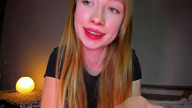 Snapshot of minidivaa_ chatting on April 2, 2026, 7:22 pm minidivaa online show from April 2, 2026, 7:22 pm