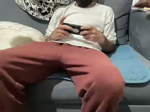 4small4inchlol online show from December 29, 2024, 5:54 pm