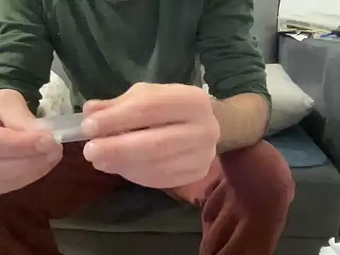 4small4inchlol online show from February 7, 2026, 8:01 pm