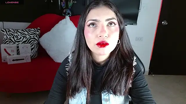 Snapshot of Carolaine69_ chatting on April 20, 2026, 1:25 pm Carolaine69 online show from April 20, 2026, 1:25 pm
