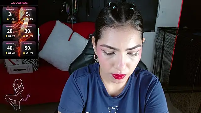Snapshot of Carolaine69_ chatting on May 4, 2026, 1:40 pm Carolaine69 online show from May 4, 2026, 1:40 pm