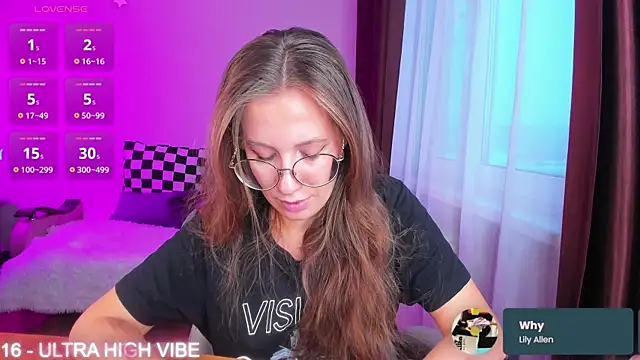 Snapshot of ms_allison_w chatting on December 23, 2024, 11:57 am ms allison w online show from December 23, 2024, 11:57 am