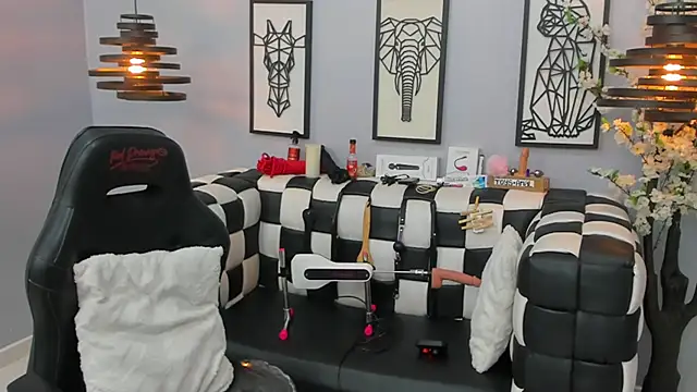 SARAFOXX  online show from January 30, 2025, 2:47 pm