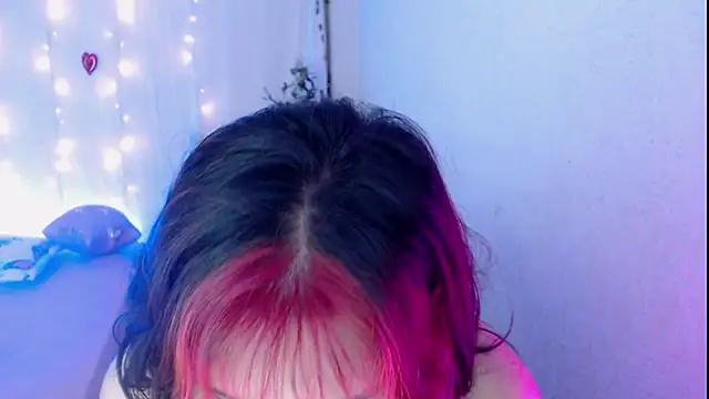 Snapshot of mixie_cute chatting on February 27, 2025, 9:36 pm mixie cute online show from February 27, 2025, 9:36 pm