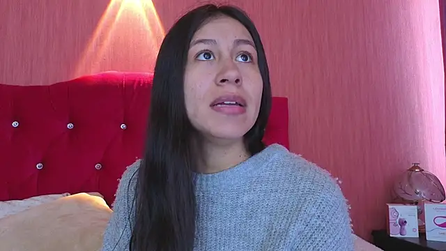 EmiGomez  online show from September 26, 2025, 1:04 pm