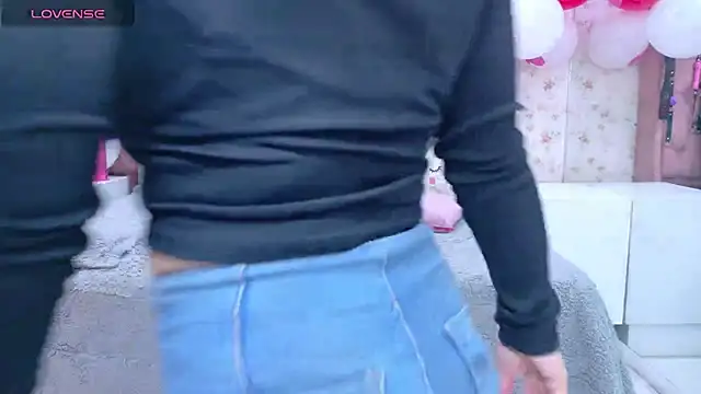 AvrillThomas online show from February 24, 2025, 3:09 pm