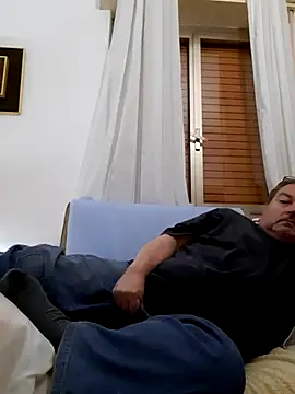 Snapshot of bluangelo chatting on March 14, 2025, 9:00 pm bluangelo online show from March 14, 2025, 9:00 pm