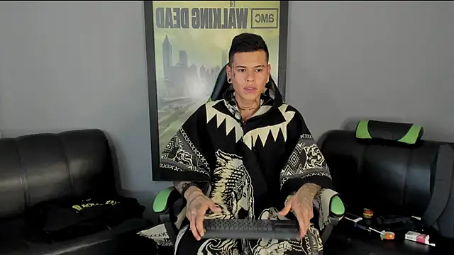 Snapshot of jamesinked_ chatting on December 30, 2024, 7:21 pm jamesinked  online show from December 30, 2024, 7:21 pm