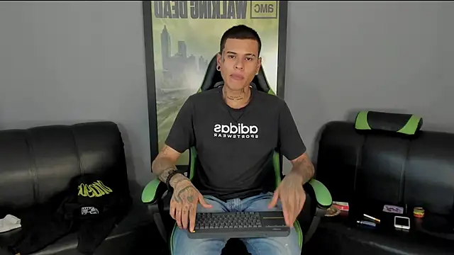 Snapshot of jamesinked_ chatting on January 6, 2025, 7:24 pm jamesinked  online show from January 6, 2025, 7:24 pm
