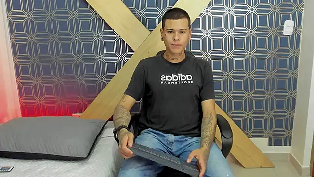 Snapshot of jamesinked_ chatting on January 7, 2025, 1:57 pm jamesinked  online show from January 7, 2025, 1:57 pm