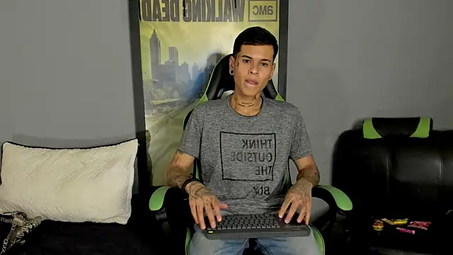 Snapshot of jamesinked_ chatting on March 23, 2025, 2:04 am jamesinked  online show from March 23, 2025, 2:04 am