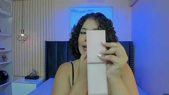 viiolett lee online show from October 17, 2025, 9:50 pm