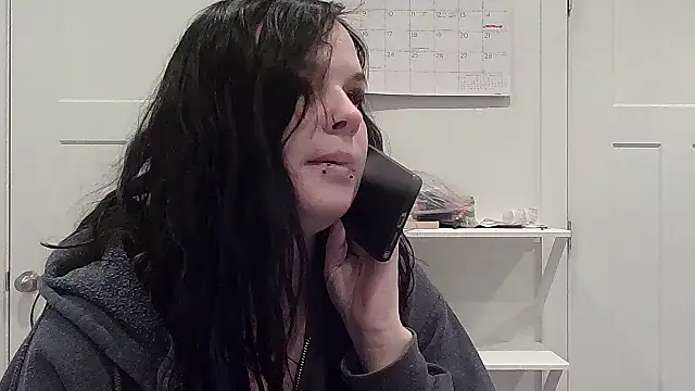 CherryWilde online show from February 18, 2026, 4:47 pm