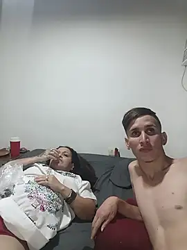 Milfvalesk online show from June 9, 2026, 8:53 pm