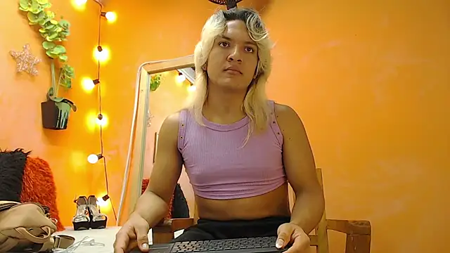 Snapshot of aslyhernandez_7 chatting on January 15, 2025, 11:21 am aslyhernandez 7 online show from January 15, 2025, 11:21 am