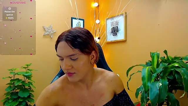 Snapshot of aslyhernandez_7 chatting on March 12, 2025, 9:13 pm aslyhernandez 7 online show from March 12, 2025, 9:13 pm