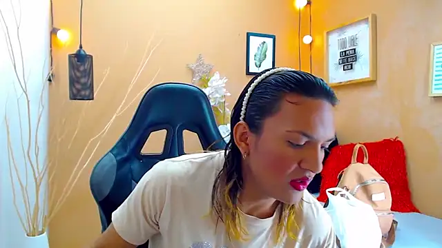 Snapshot of aslyhernandez_7 chatting on September 20, 2025, 12:17 pm aslyhernandez 7 online show from September 20, 2025, 12:17 pm