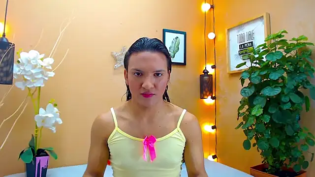 Snapshot of aslyhernandez_7 chatting on October 4, 2025, 12:36 pm aslyhernandez 7 online show from October 4, 2025, 12:36 pm