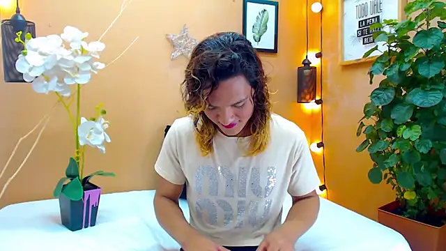 Snapshot of aslyhernandez_7 chatting on October 14, 2025, 12:17 pm aslyhernandez 7 online show from October 14, 2025, 12:17 pm